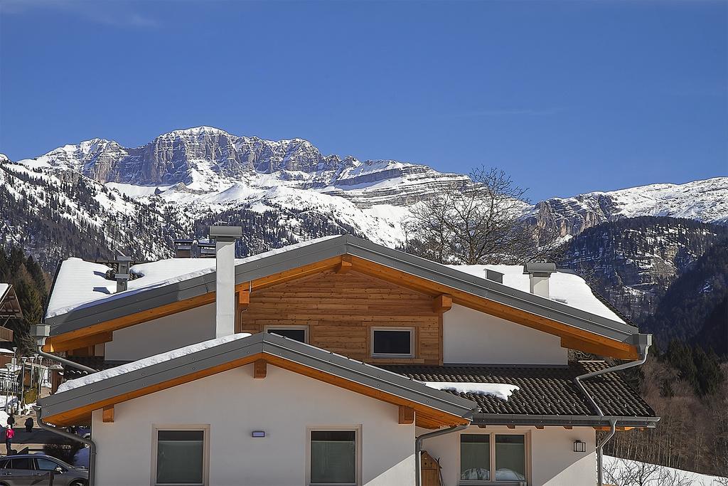 Апартаменты Dolomiti Di Brenta House Мадонна-ди-Кампильо Номер фото